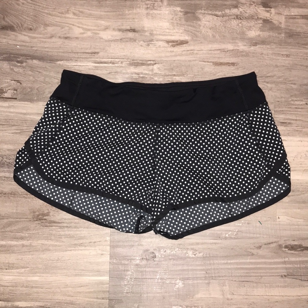 Black/white polka dot Lululemon shorts with zipper